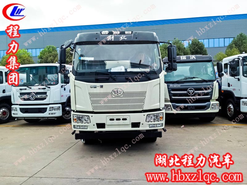 程力集團(tuán)灑水車教你去污除垢，煥新如初