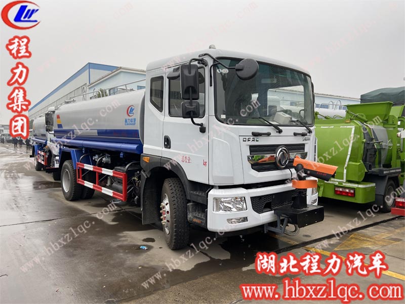 湖北程力集團(tuán)灑水車帶電子炮，輕松實(shí)現(xiàn)雨露均沾